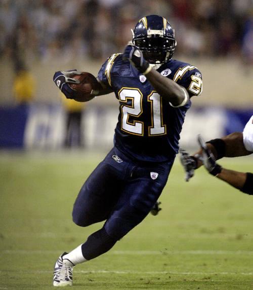 theMayor_Mike's tweet image. Kimani Vidal behind fullback TUCKER FISK: