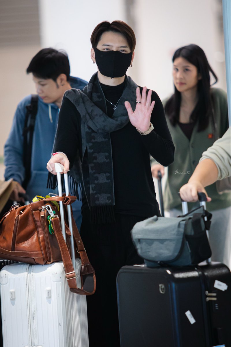 MilkmenFL's tweet photo. Welcome to Korea 🇰🇷 ค่าบ 😍

#ยูยู่ของคุณพี #KristPerawat @kristtps https://t.co/YVVNWVcto9