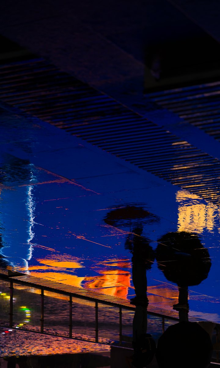 Hasselblad's tweet image. Puddles scatter the city’s lights, fracturing into abstract mosaics of colour and motion. Medium format and Hasselblad tones capture each moment, sharp yet ephemeral, alive with subtle energy.
📷 X2D II 100C & XCD 35–100E
#Hasselblad #X2DII #X2D2 #MediumFormat