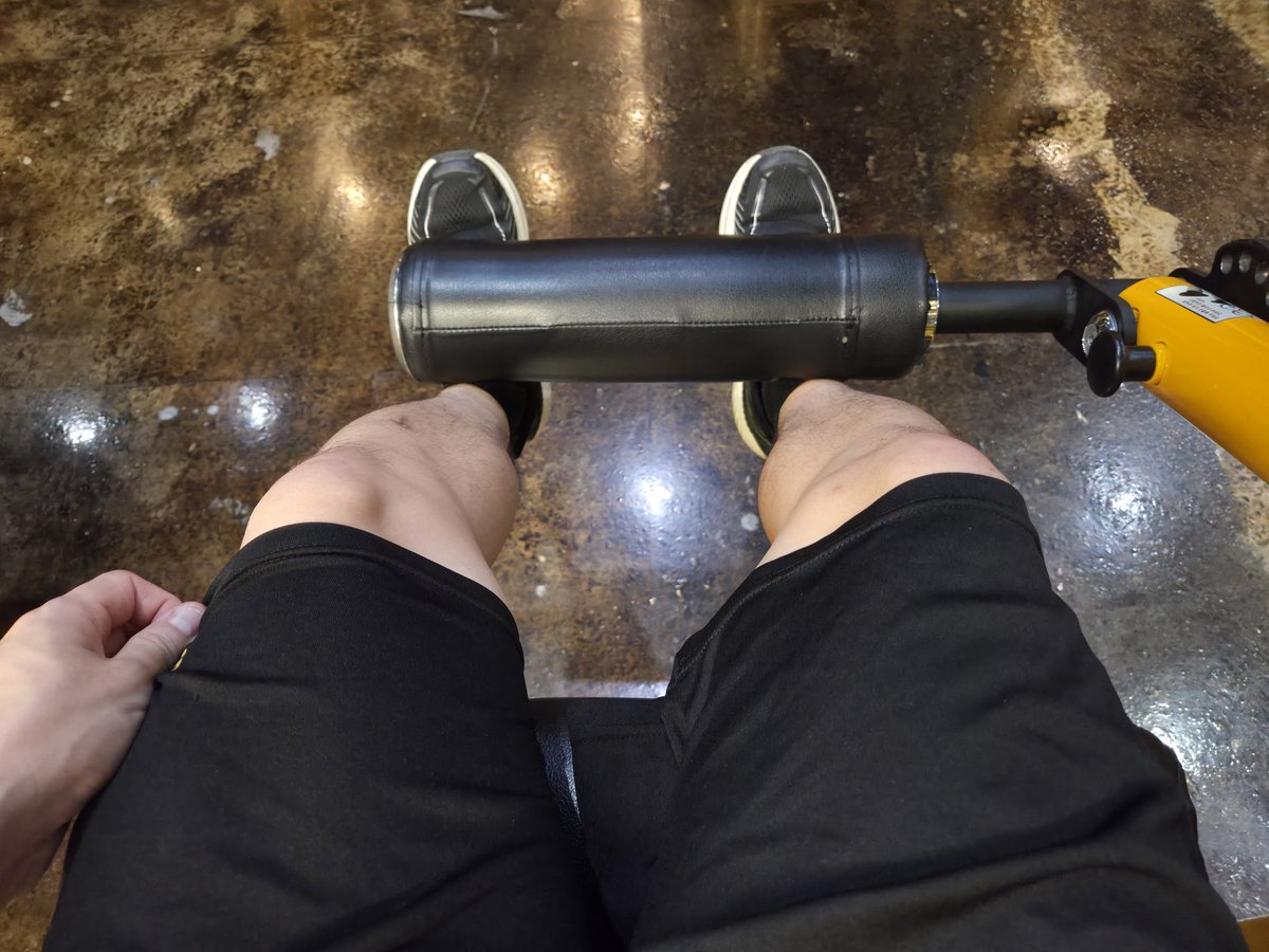 으 할때마다 허벅지 진짜 터질거 같은느낌이야