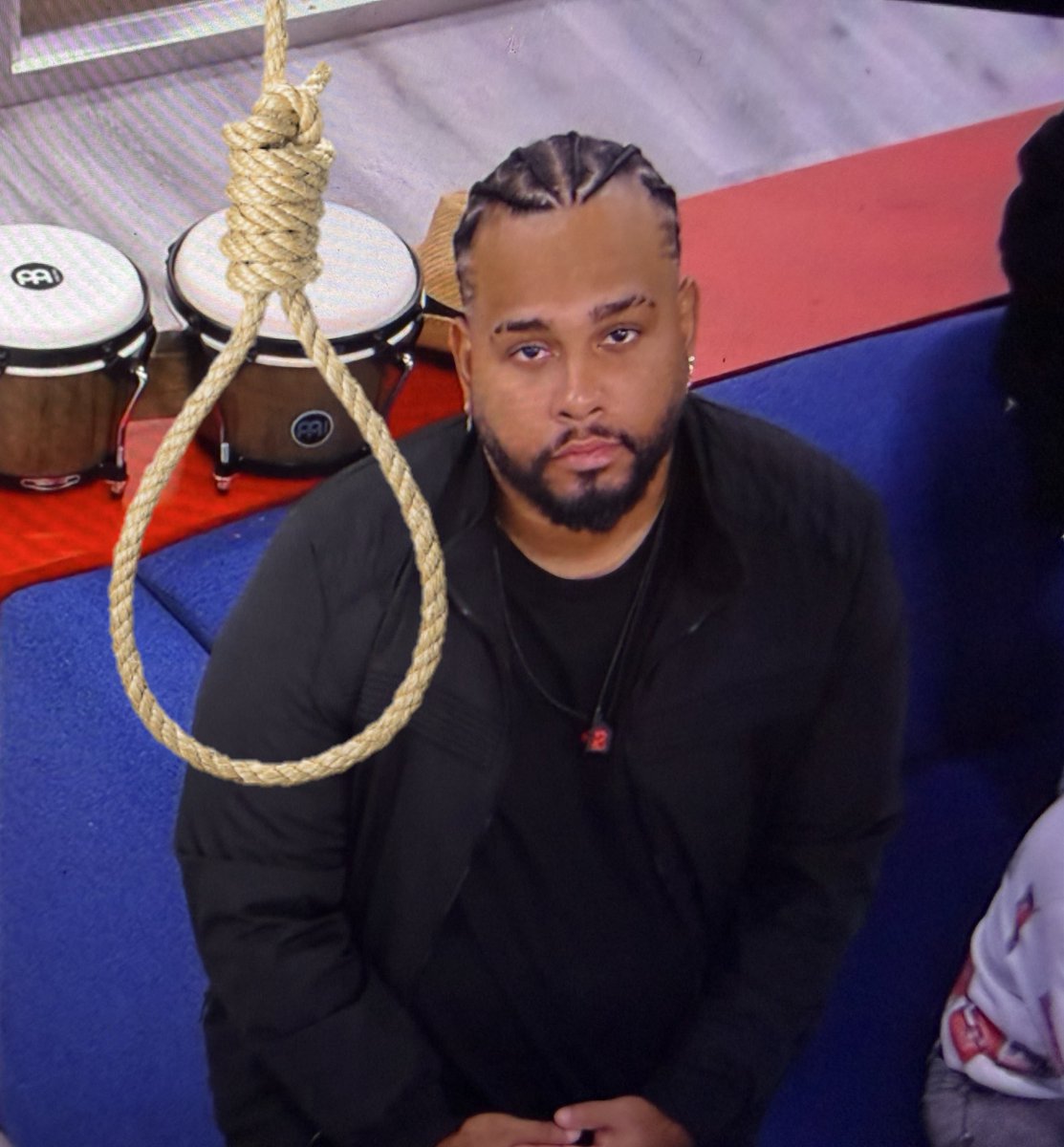 KeylinAcosta's tweet image. Lo que está pensando Papotico cada vez que la cámara lo enfoca.