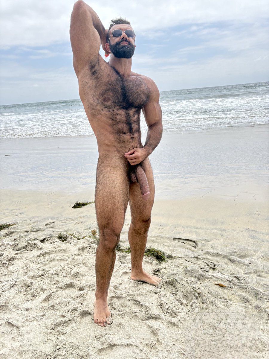 Miami  in 24 hours ☀️🌴 Scenes all booked out 🎥 Ngl can’t wait to be the hairiest guy in  a city 😂

(DMs are open so in case you’d like to film lmk cuz u never know someone might cancel 🤷🏻‍♂️)