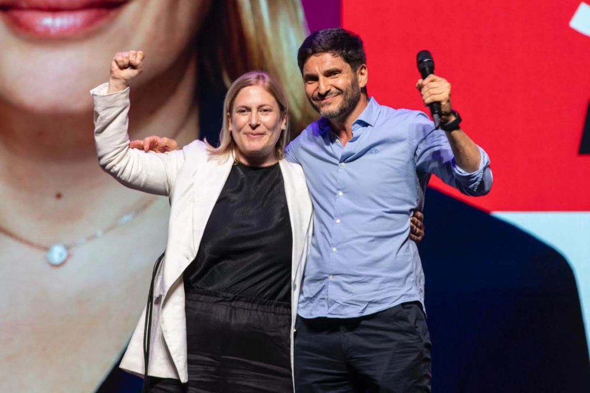 GiScaglia's tweet image. Empezamos caminando la provincia, escuchando a los santafesinos que nos pedían algo simple y enorme: que los cuidemos, que los defendamos.

Hoy siento orgullo de lo que somos y de todo lo que logramos juntos. Orgullo de nuestra educación, de nuestras obras, de nuestra seguridad,…