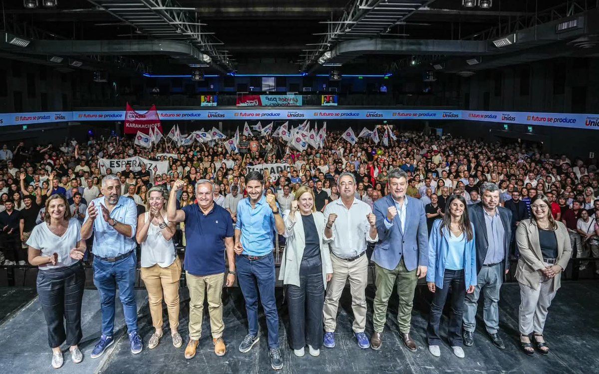GiScaglia's tweet image. Empezamos caminando la provincia, escuchando a los santafesinos que nos pedían algo simple y enorme: que los cuidemos, que los defendamos.

Hoy siento orgullo de lo que somos y de todo lo que logramos juntos. Orgullo de nuestra educación, de nuestras obras, de nuestra seguridad,…