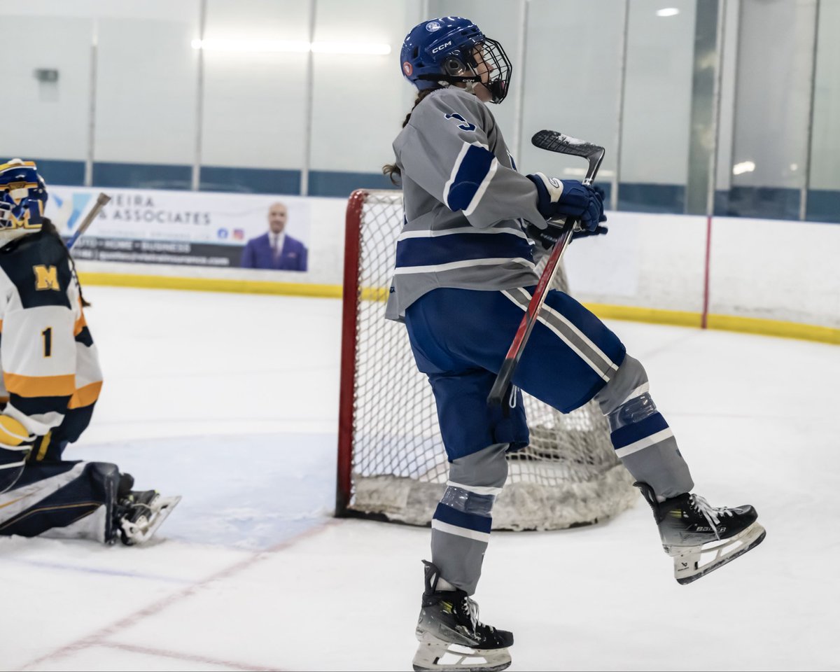 Phins win, Phins win, Phins win!!! 6-1 victory against Mississauga Jr. in Phinland tonight! #BleedBlue 

📸: <a href="/loribolliger/">Lori Bolliger Photography</a>
