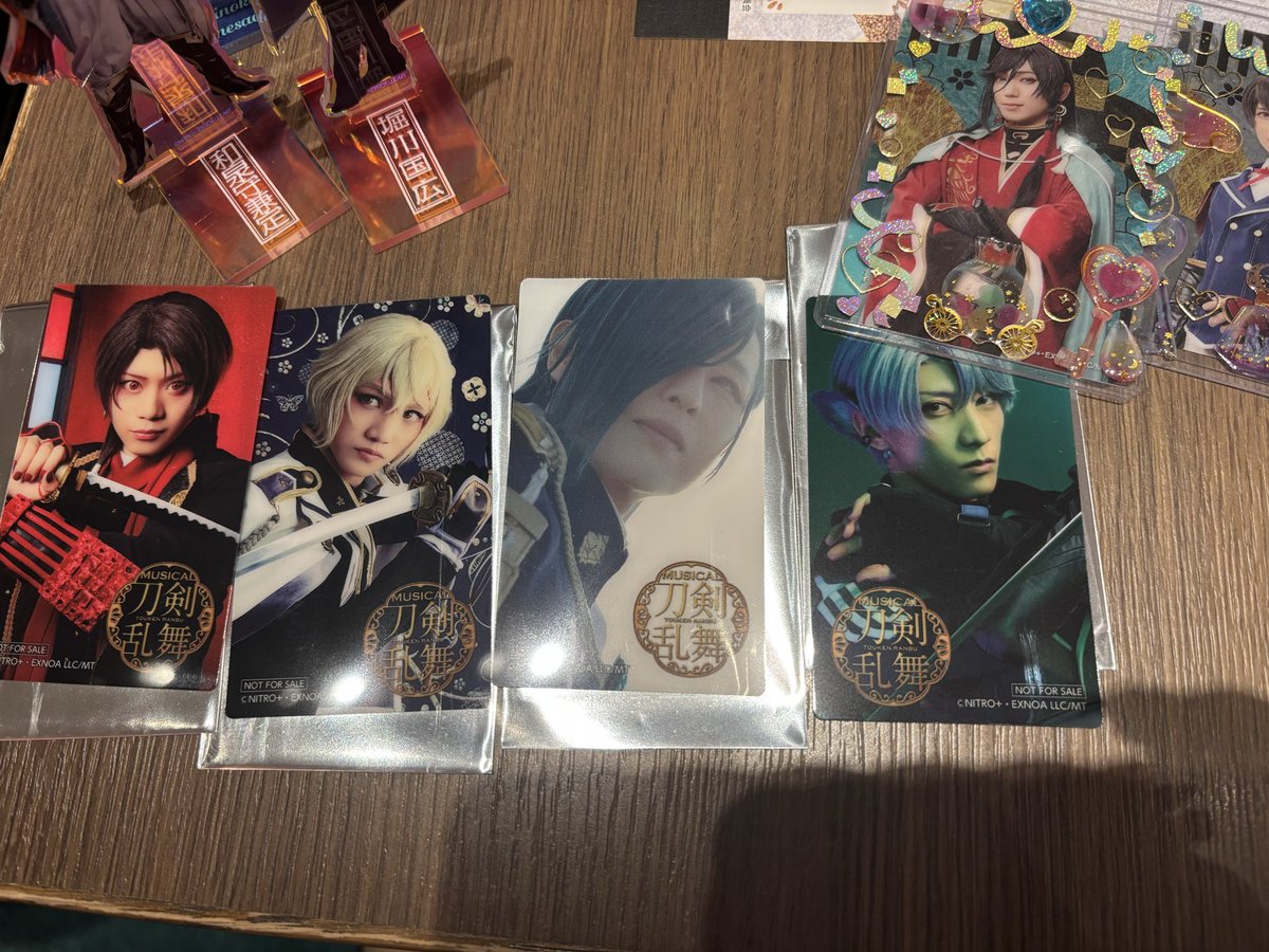 ctik_r's tweet photo. 刀ミュ シブツタ カフェ カード ノベルティ 参騎
【交換】
譲→画像のもの。
        加州清光、髭切、にっかり青江、五月雨江
求→和泉守兼定、堀川国広 各1

現在シブツタカフェ内におります。シブツタカフェ周辺や中に15時頃までおります。

郵送での交換になる可能性が高いかもしれません。 https://t.co/MR4f3Xhvyc