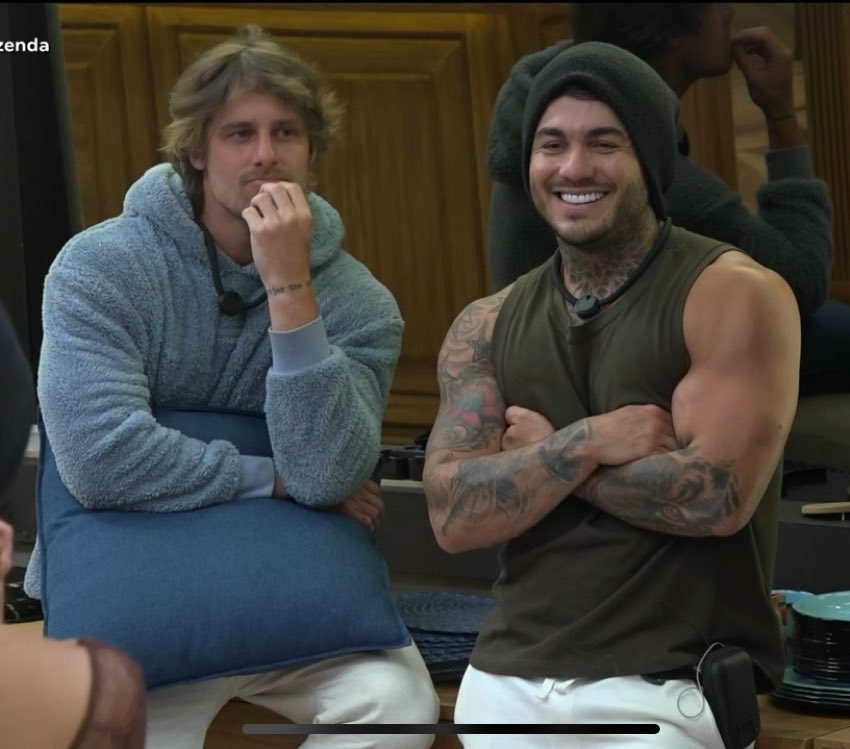 cauatuita's tweet photo. ABSOLUTE CINEMA! #EliminaçãoAFazenda https://t.co/lRTycg10Sq