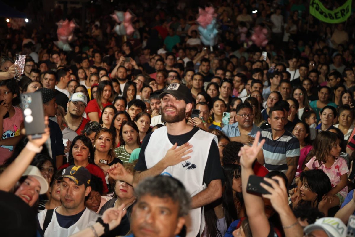 Hoy en el Playón Ramón Ayala del barrio A4,  junto a mi querido amigo <a href="/herrerayflia/">Oscar Herrera Ahuad</a>, candidato a diputado nacional, la militancia, los compañeros y compañeras de trabajo que sostienen día a día este proyecto, y de la gran familia renovadora, celebramos la unidad que nos