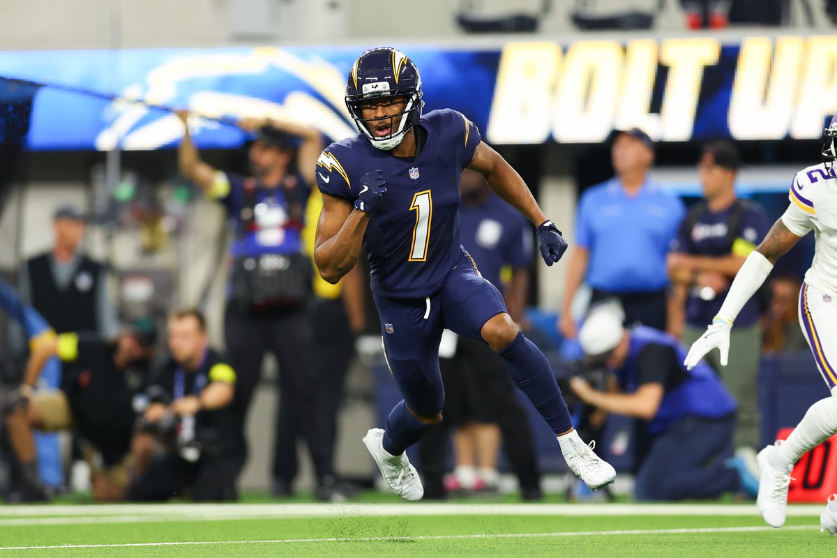 NFLFantasy's tweet photo. Quentin Johnston finished TNF with 0 targets 😬

This is the first game of his career that he didn't have a target https://t.co/S8Q40jlWYW