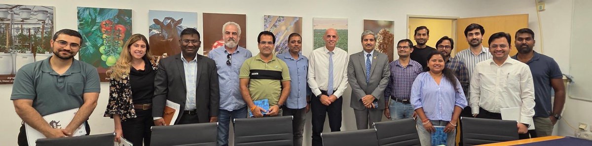 Amb JP Singh met Prof Benny Chefetz, Director of the Volcani Institute, Israel’s leading agricultural research center. 

Discussed strengthening 🇮🇳🤝🇮🇱 cooperation in agri research and innovation. 

Amb also interacted with Indian researchers working on collaborative projects.
