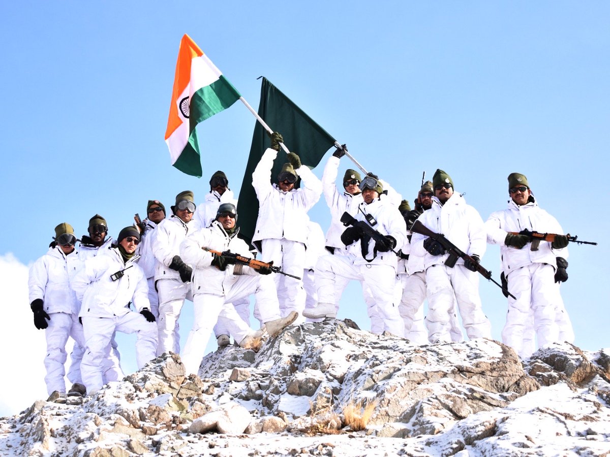 AmitShah's tweet photo. Greetings to ITBP personnel on their Raising Day.

Securing the dignity of the nation in merciless terrains and unforgiving climates, the Himveers of the ITBP have set glorious precedents in courage and commitment to nation.

Salutations to martyrs who gave lives for the country.
@ITBP_official
