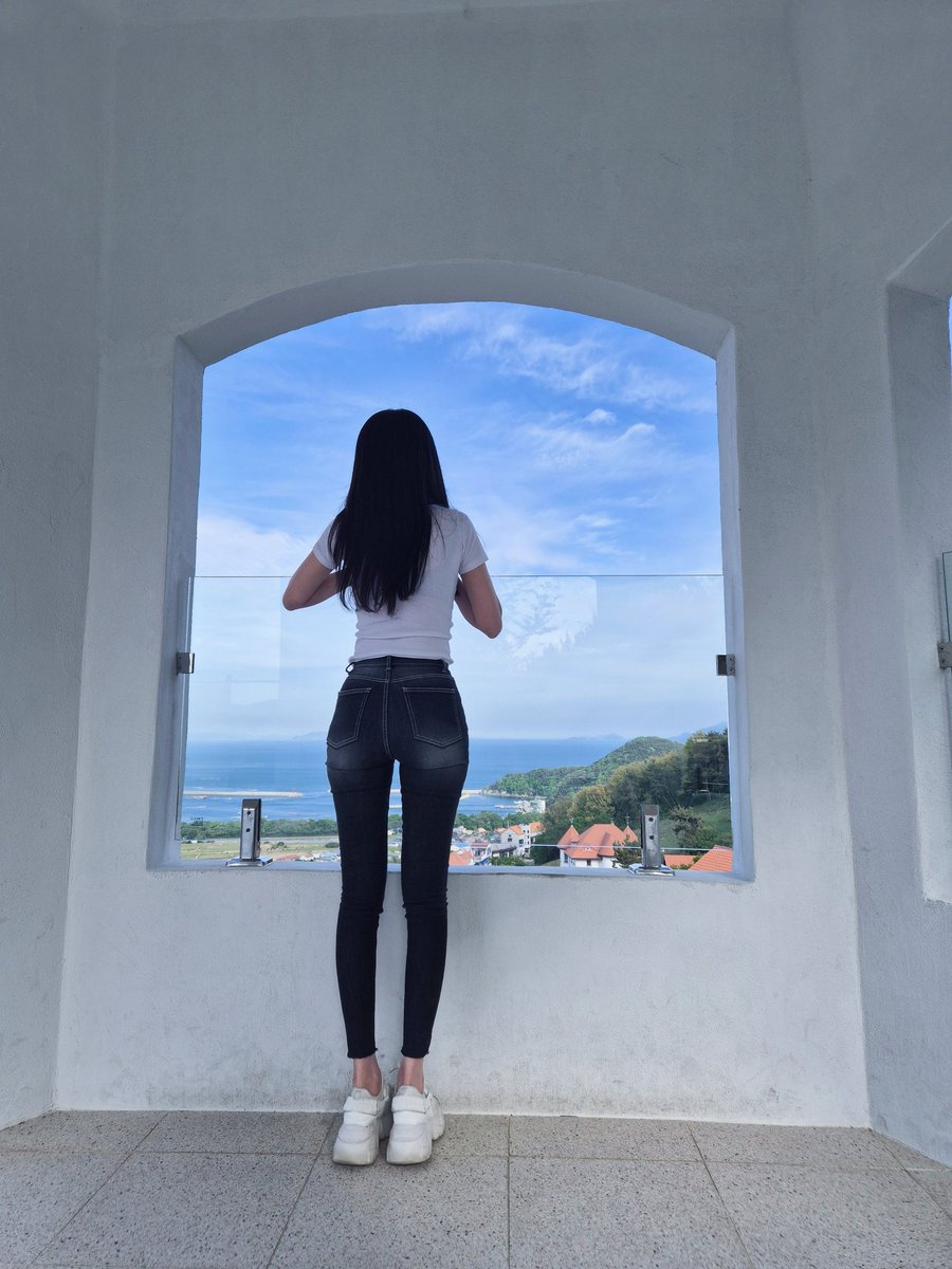 혼자서 힐링 여행 중
DM 많이주시는데...
예전부터 이별에 대해 얘기를 해왔었기에
괜찮아요!
그리구 주변사람들에게는 아직 얘기못했지만...트위터는 익명이라는 점이 있어서 이런 글쓰는거에요
속풀이....