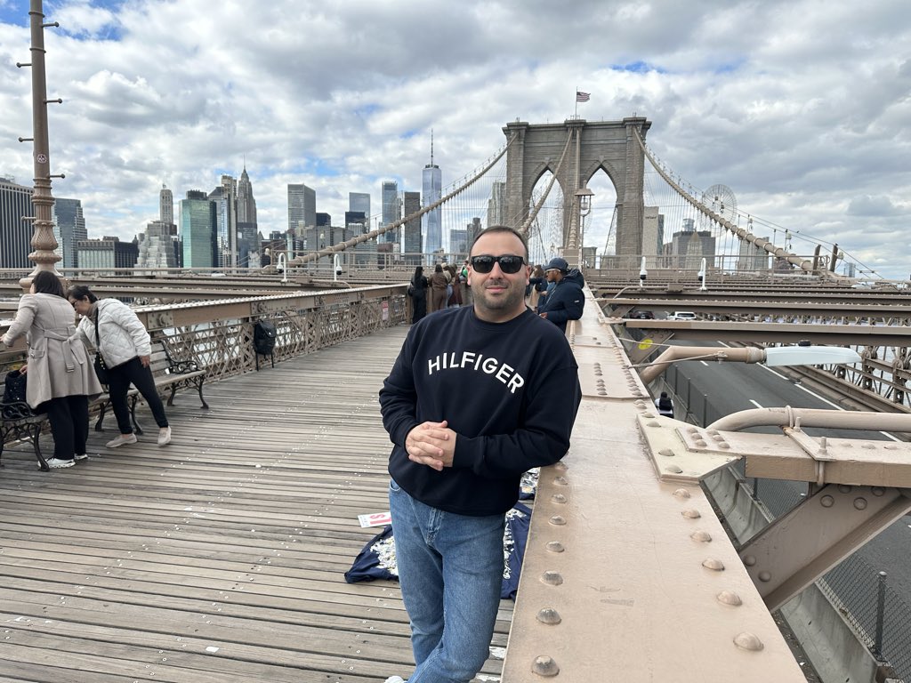 oksagaltici's tweet image. 🌆 From DUMBO to Manhattan — a perfect walk across the Brooklyn Bridge 🏙️✨one bridge, endless views 😎🌇
#Dumbo #Brooklyn #BrooklynBridge #Manhattan #newyork #newyorkcity #USA #usatoday #dumbobrooklyn #broklynbridge🌉 #nyc🗽 #nyc #nycphotography #nyc_highlights