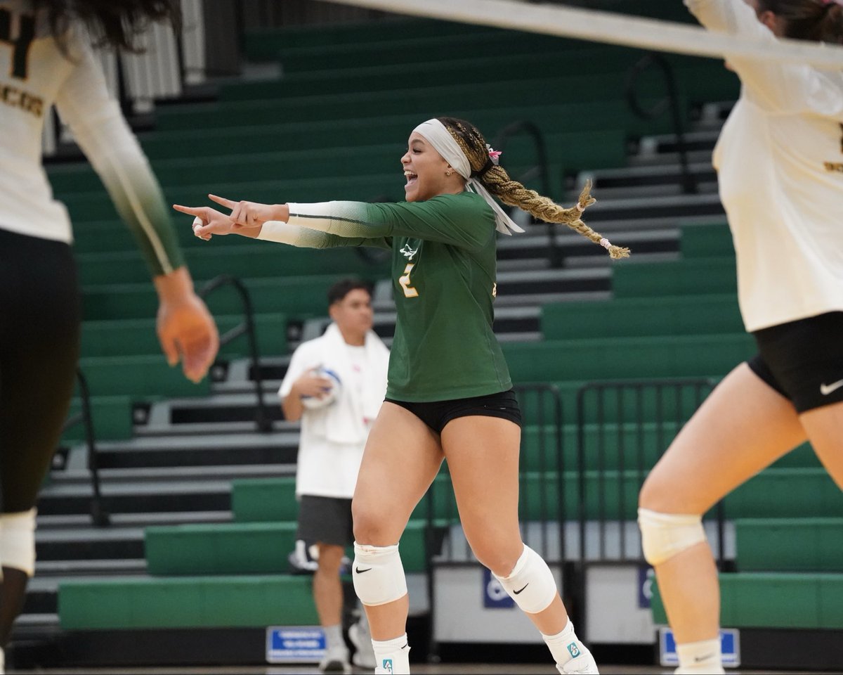 cppbroncos's tweet image. STILL UNDEFEATED IN CCAA‼️
@cppvolleyball took down Cal State San Bernardino in a 5 set thriller. Sarah Ybarra had 23 kills and Elle Walker had 18. Broncos improve to 11-0 in CCAA play!
#WeAreCPP