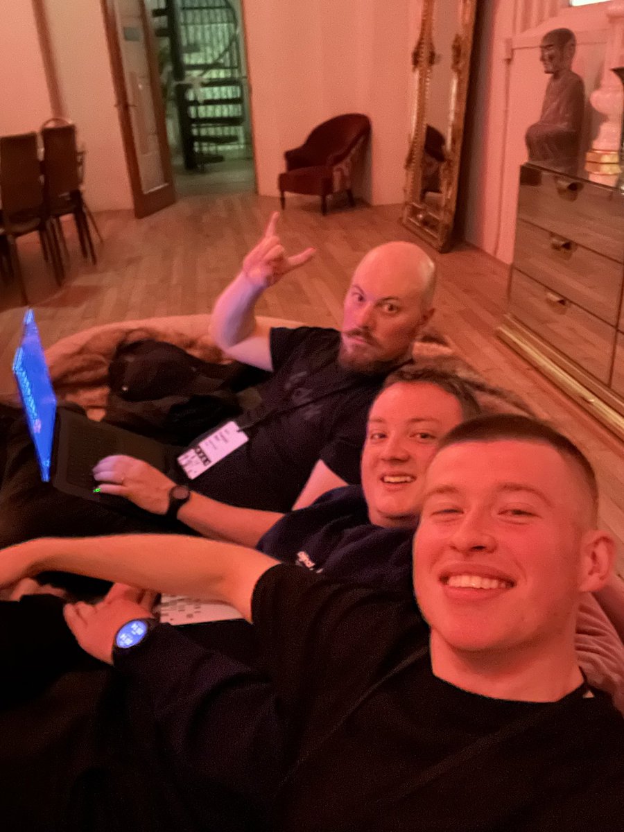 joshtriedcoding's tweet image. nuqs is one of my favorite pieces of software recently. don’t mean to glaze but fuck man it’s a type-safe, way better version of react state

guy in the back made it btw