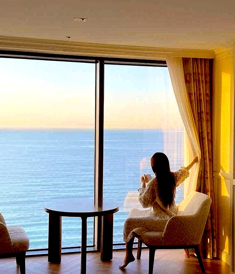 ͏

͏

آنا حلِمتُ بكِ🔅
يا تُرى مَن مِنَّا أفرطَ في التَّفكيرِ بِالآخَر ؟ 🔸

͏