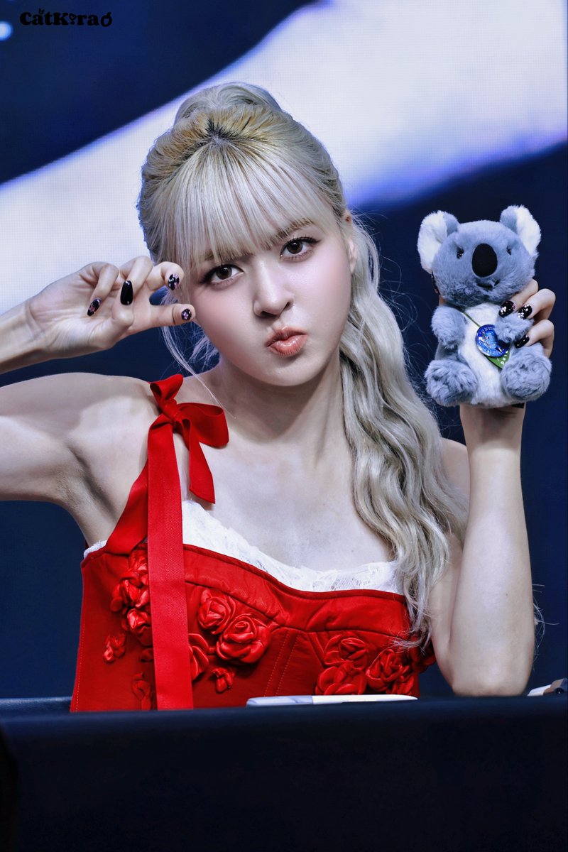 251023 MS

#LILY #NMIXX
 #릴리 #엔믹스
 #릴리의버블모험