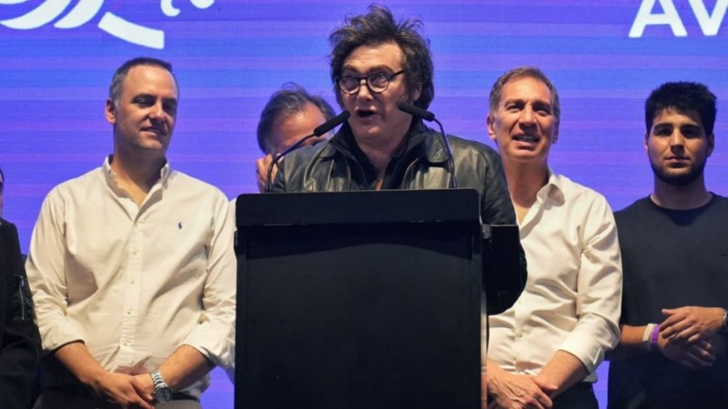 📌Los temas de la Síntesis del Día

🗣️ “A partir del domingo va a cambiar en serio la Argentina”, Milei en el cierre de campaña en Rosario.
🌩️ Alertas meteorológicas podrían afectar la votación.

Más temas: portal.ejes.com/noticias/sinte…