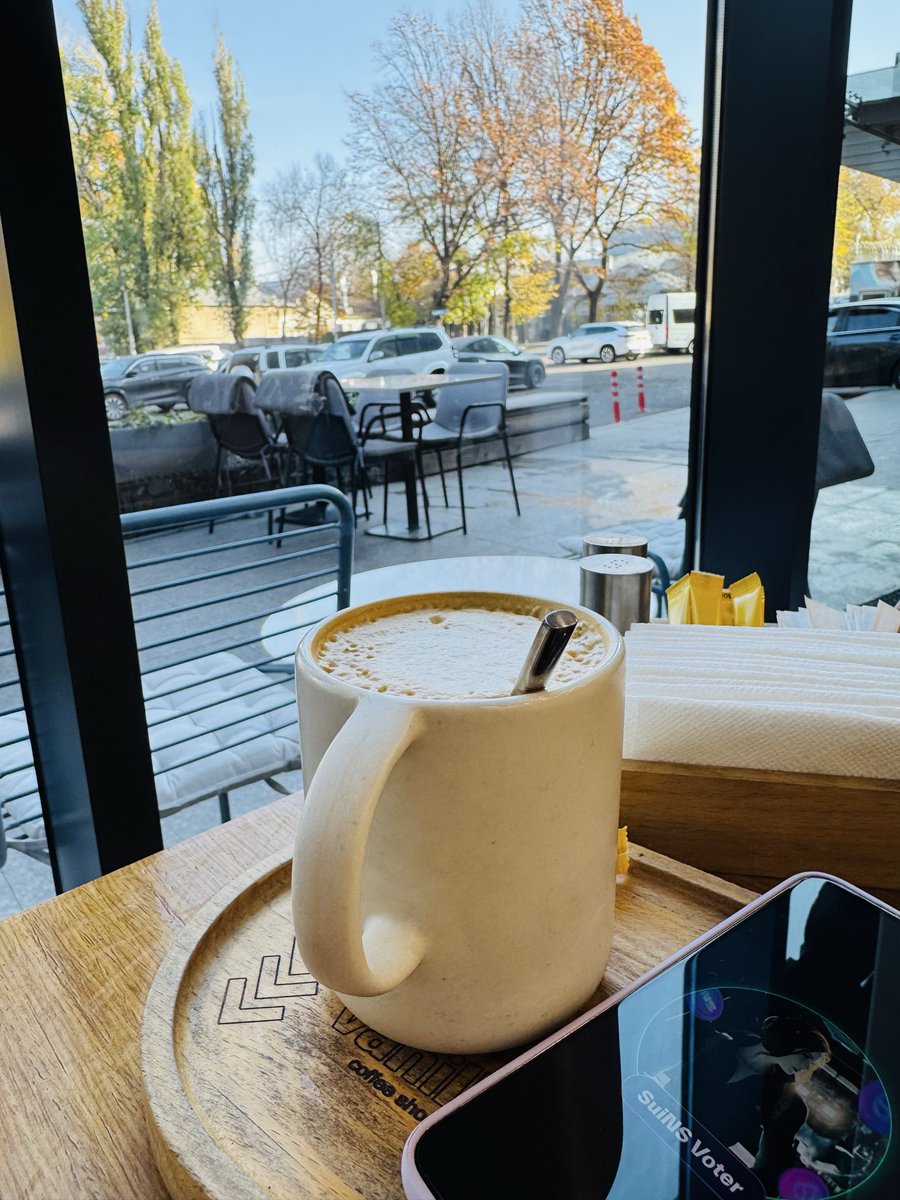 Start your day with something you love, replenish energy, enjoy every minute of it, just SLOW DOWN for 10-20-30 minutes. Now you’re good to go.
Wish you all an amazing Friday ☺️