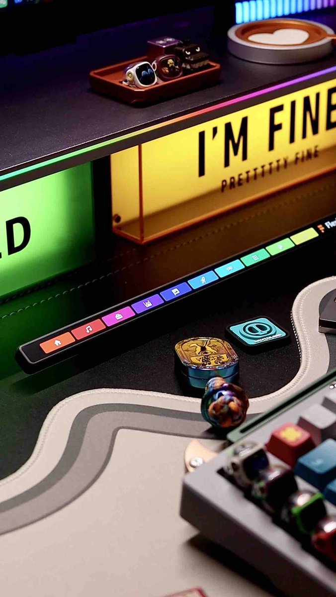 eniacelec's tweet image. Think the Touch Bar is gone? Think again.

Apple retired it, but we revived the idea — and made it better. Say hello to FlexBar: a customizable touchscreen keyboard for macOS, Windows, AND Linux.（cr:沃利MoMo）

#FlexBar #TouchBar #Gadget #desksetup #CoolTech