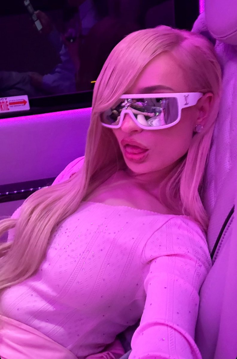 Kim Petras via her Instagram Story 😍