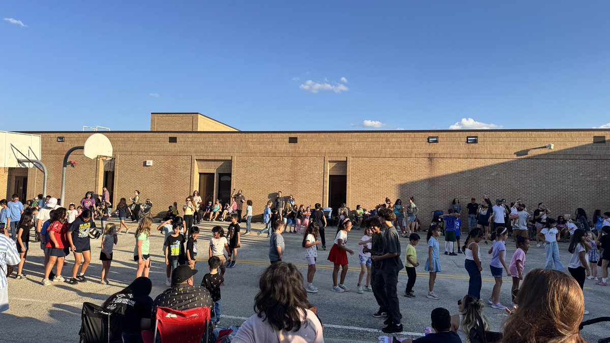 Sarah McDonald tweet media