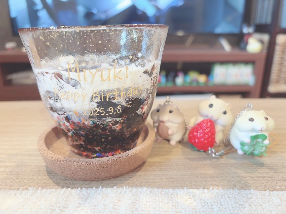 #ご飯だ
#おやつだ

今日は生姜焼きに毎度酢の物☺️
ボトルコーヒーで作った簡単クラッシュコーヒーゼリーがおやつ。
二月から酢の物毎日食べ出したんだけど便秘しなくなった😃