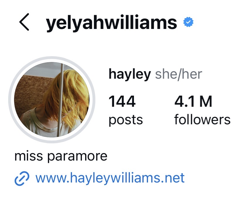 miss paramore because she’s Miss Paramore™️ bit also because she misses paramore OH HAYLEY