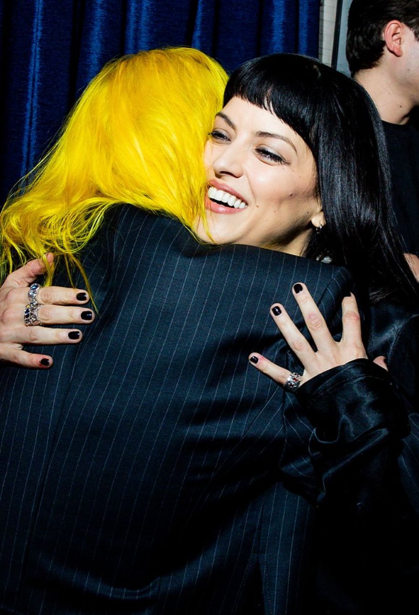 Hayley Williams e María Zardoya (The Marías) na noite de hoje, no Beacon Theatre!