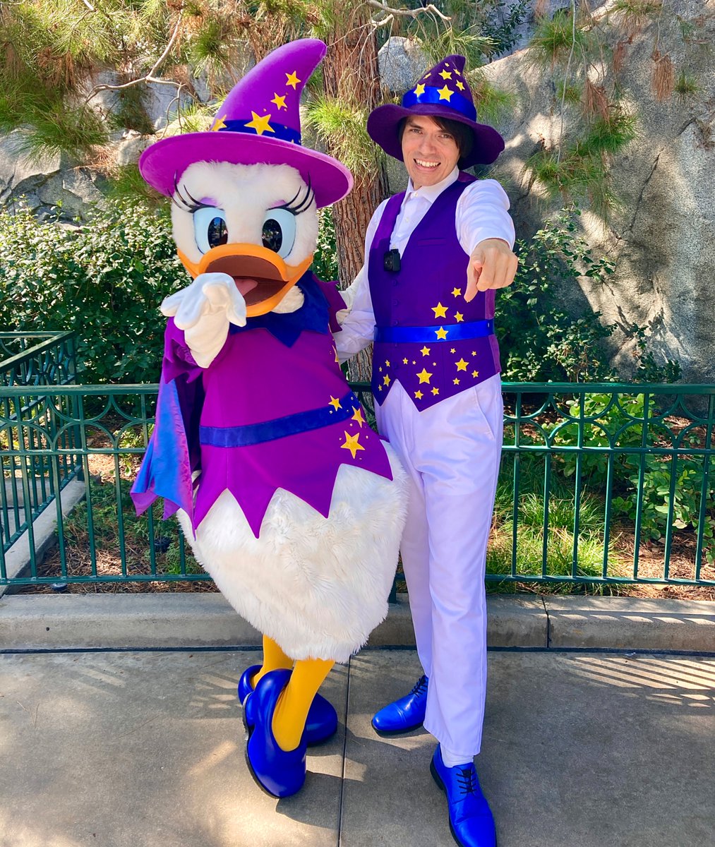 MicroFins's tweet image. [rare face post]
October is the perfect month for purple. 💜 Witch Daisy is the best!