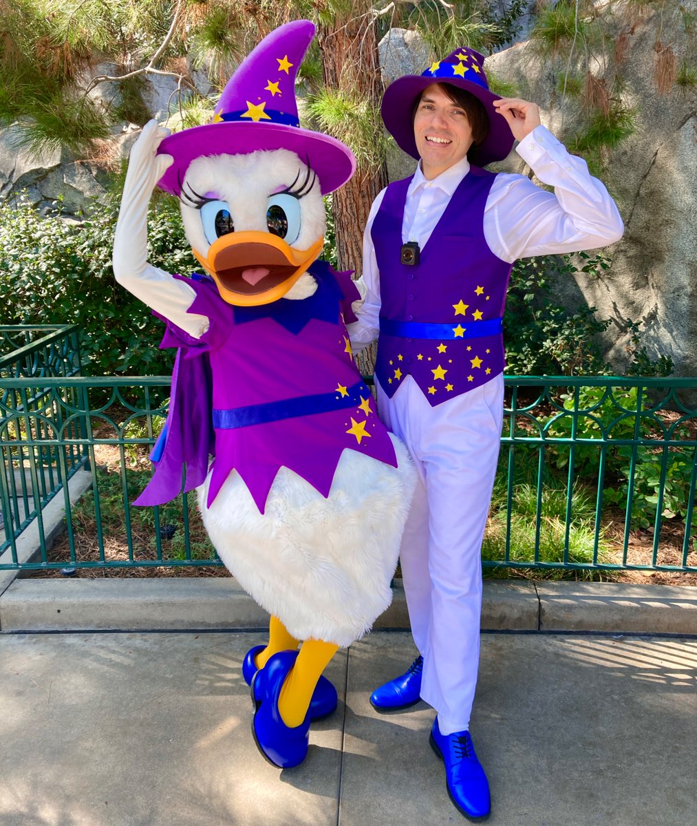 MicroFins's tweet image. [rare face post]
October is the perfect month for purple. 💜 Witch Daisy is the best!