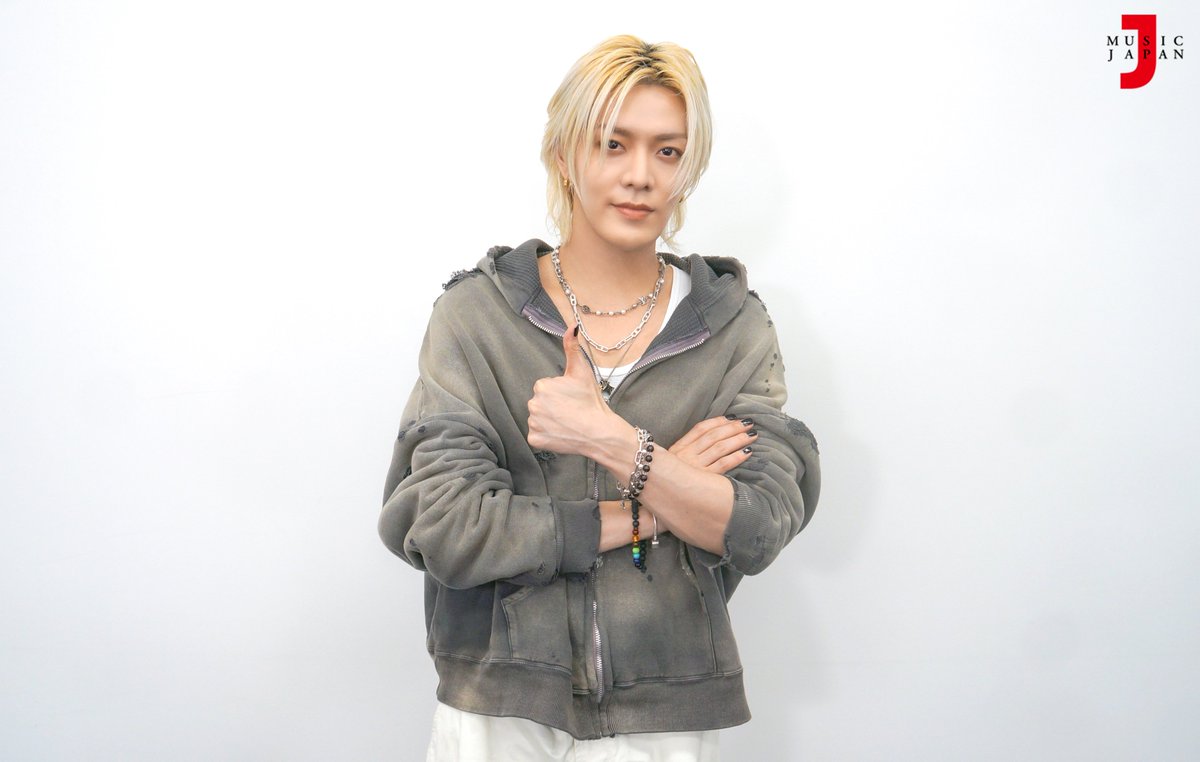 MusicJapanTV's tweet image. 📸ゲスト写真第3弾公開！10/26、初回放送スタート！
instagram.com/p/DQLV8J7iY_k/

【YUTA スペシャル】
待望のThe 1st Album『#PERSONA』リリース、 #YUTA スペシャルインタビュー！

#NCT127 としてもグローバルに活躍するYUTA、
ソロアーティストとしての世界観が表現されたアルバムの魅力に迫ります。…