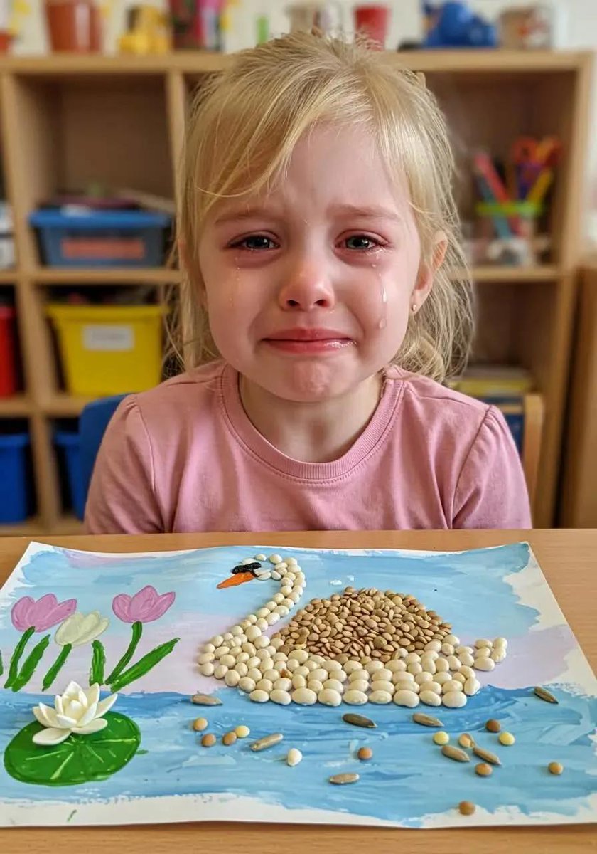 afra_art56's tweet image. My daughter put so much effort into this but sadly no one seems to appreciate it. 😭🥺😭