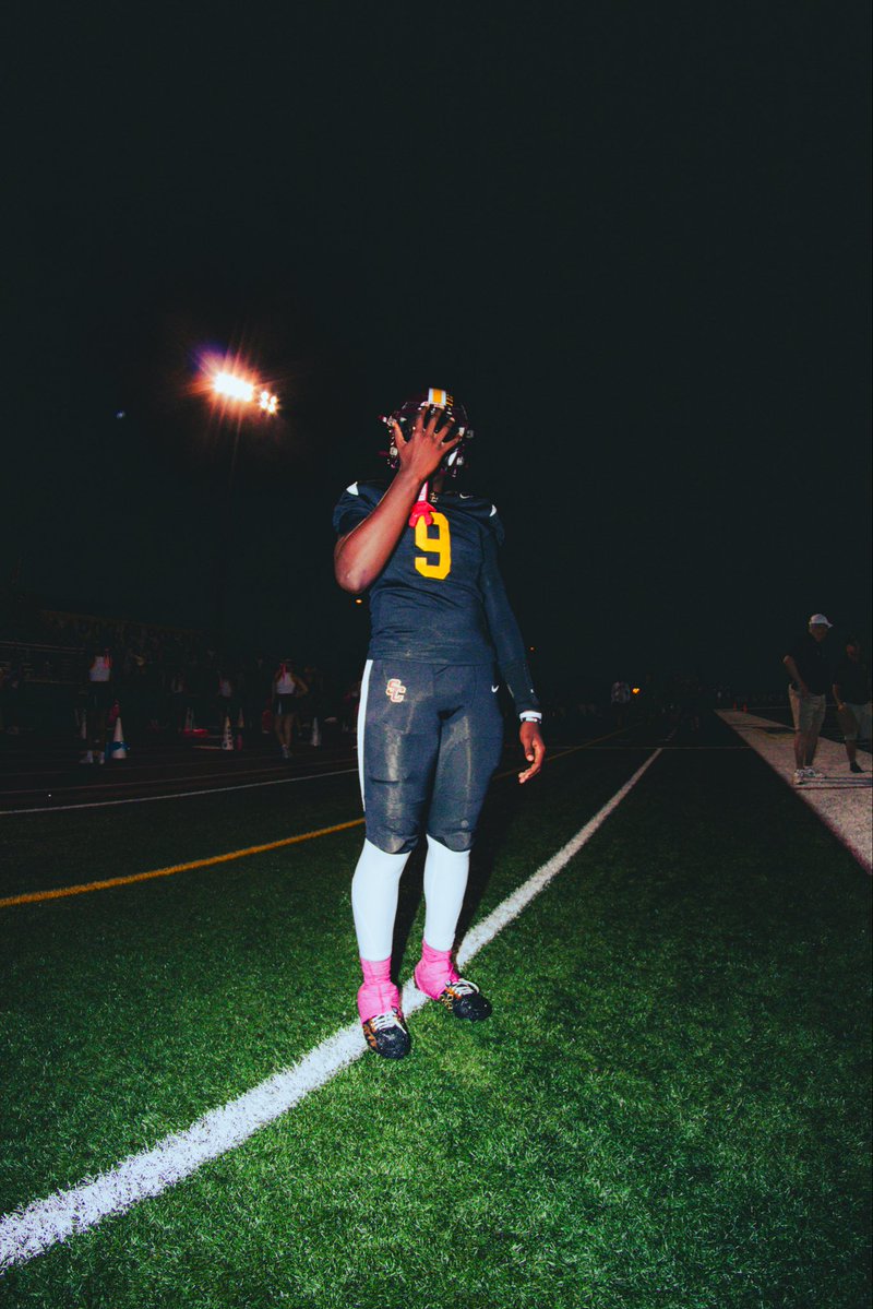 QbJLattier's tweet image. “Lights on, pressure high — still unbothered. 💡😤 #GameMode”