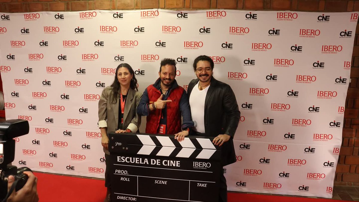 En el lanzamiento de la Escuela de Cine de <a href="/IBERO_mx/">IBERO CDMX</a>, me dio mucho gusto contar con la presencia de tantos y tantas egresadas que han sido parte de la historia del cine mexicano, latinoamericano y mundial. Dos programas en 5 años, una licenciatura y una maestría #Escueladecine