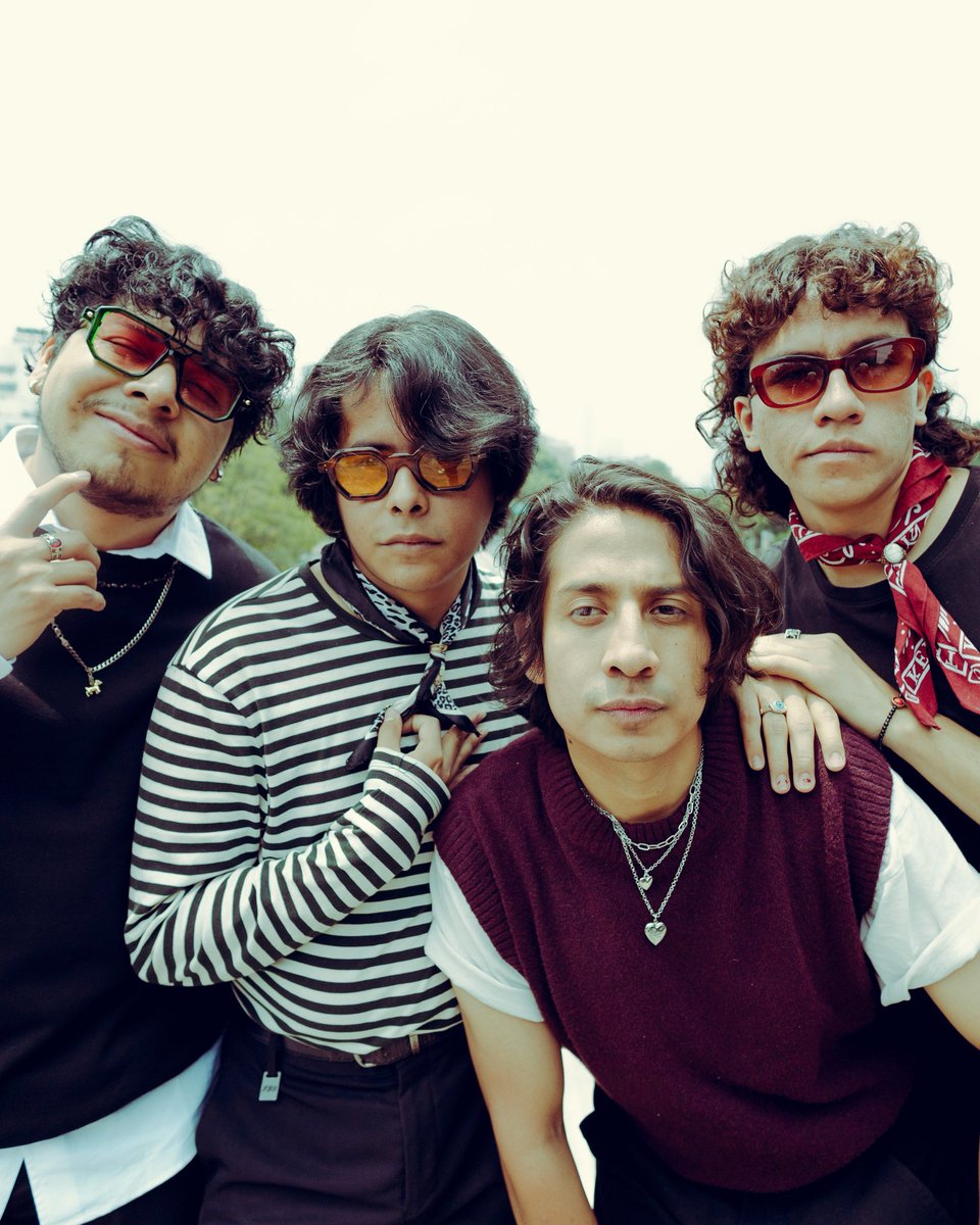 no voy a volver 🐇✨ ~ ya en todos ladoooos para ese apapacho que necesitas 💙

fanlink.tv/No_Voy_a_Volver