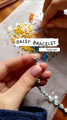 JuneObial's tweet image. Makarena beaded earrings / patterns | Small tutorial for small daisy bracelet 🌸 #beadingtutorial #beadeddaisy #beading | Instagram ift.tt/2reBmgn