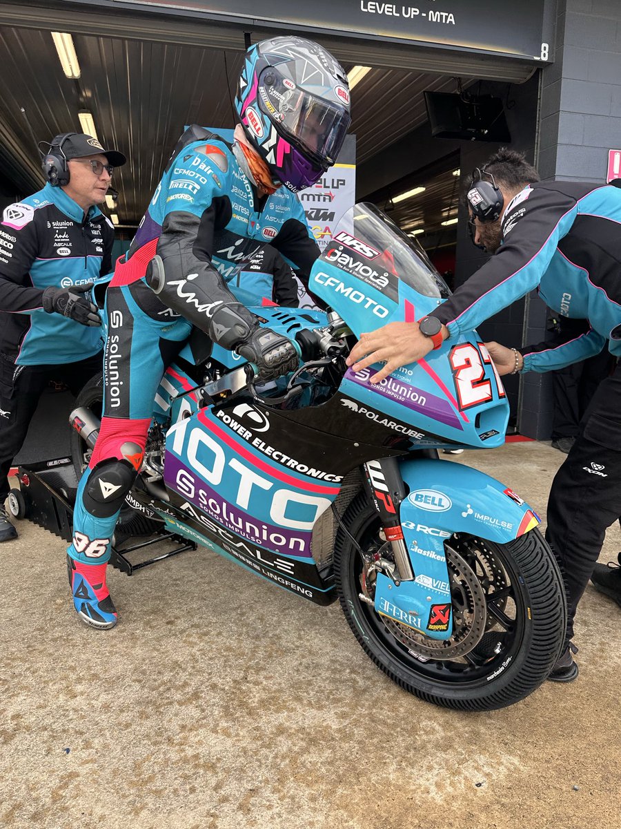 #AustralianGP #Moto2 FP1

🅿️2️⃣ David Alonso 1:31.412 (+0.066)
🅿️7️⃣ Dani Holgado 1:31.932 (+0.586)