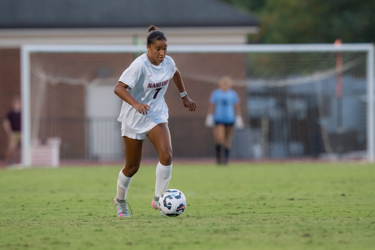 With about 10 minutes left in the first half, Samford leads Mercer, 1-0! 

📺tinyurl.com/4pe93s6x
📊tinyurl.com/2anm5bn5

#DogDynasty | #AllForSAMford