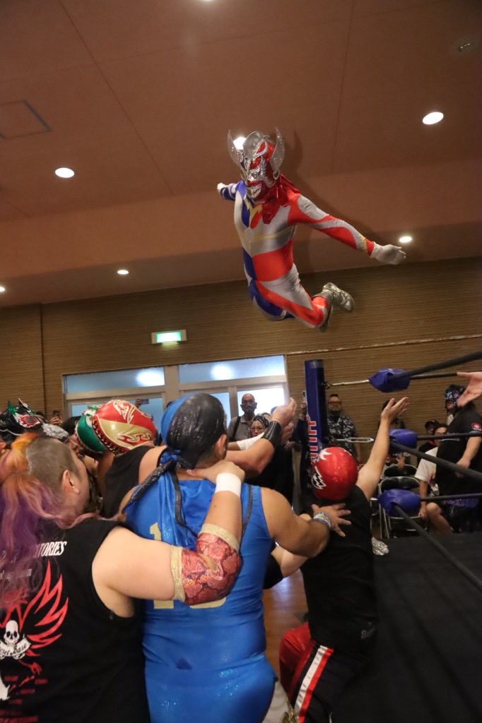 9月21日・大阪沖縄会館大会のツイキャスプレミア配信は10月26日まで↓↓のリンク先で配信チケットを販売しております。
ご購入後14日間ご視聴頂けますので是非ご利用ください。

twitcasting.tv/c:secretbase20… 

ハポン・コントラ・メヒコ！
秋の関西2Days2日目を是非ご視聴ください！
#pw_secretbase