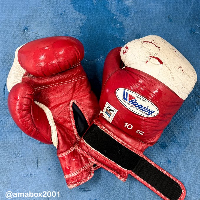 朝練終了(^o^)
シャドー1Rやった後に、"サンドバッグ打ち1R→プランク3分"を5セット!🥊🥊朝練再開して以来2セットが限界で体幹弱くなったなぁと思ってたのが一気に伸びた(^-^)
過去最多は4月(↓)の6セット(^^) 