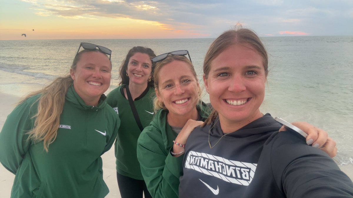 MichaelaTransue's tweet photo. Happy National Boss’s Day @JBUMP_BU 

We LOVE YOU 💚🫶🏻🐻🐱 https://t.co/kIybARKmx7