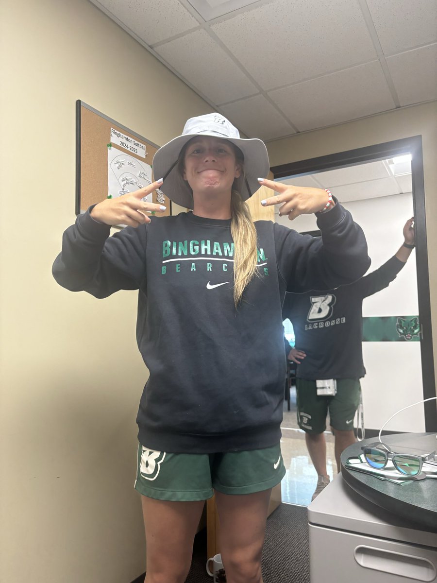 MichaelaTransue's tweet photo. Happy National Boss’s Day @JBUMP_BU 

We LOVE YOU 💚🫶🏻🐻🐱 https://t.co/kIybARKmx7
