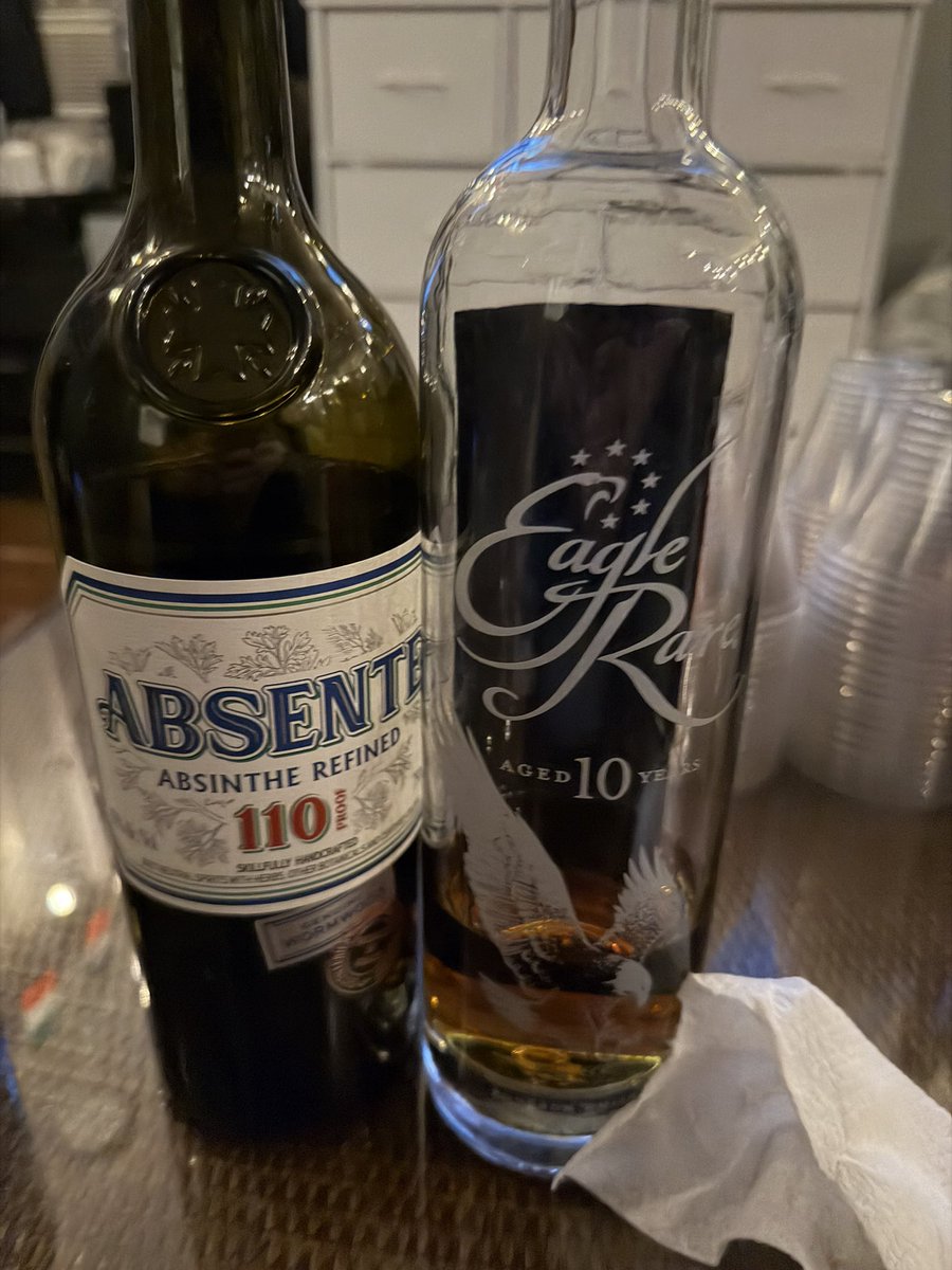 cboulders1981's tweet photo. Happy Sazerac Thursday to those who celebrate #finerthings #bourbondouche https://t.co/msqAjH3zAx