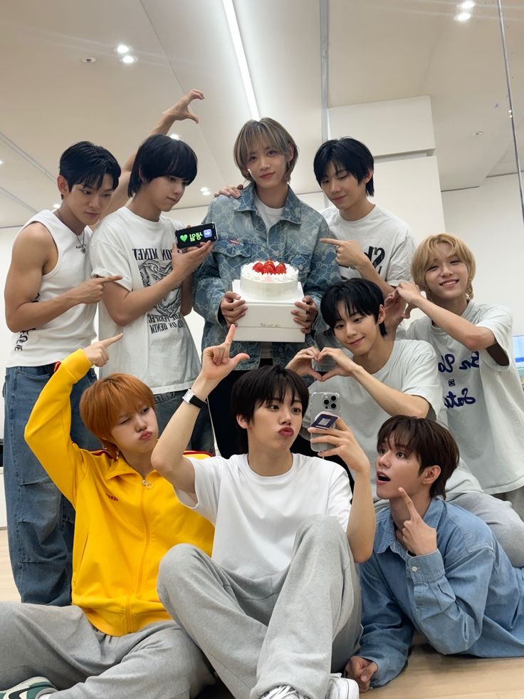 [💫] AHOF for 2025 MAMA AWARDS 'FANS' CHOICE (Male) VOTING ON X.

FOHAVille! Let's encourage everyone to vote for AHOF and get that FANS' CHOICE award.

🎯 2,000 Repost

× 1 Tweet = 1 Vote | 1 Repost = 1 Vote 

I VOTE FOR #AHOF ON #2025MAMAVOTE