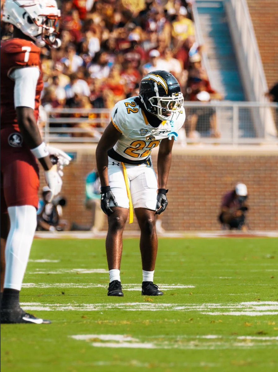 After a great conversation with <a href="/CoachCherokee/">Cherokee Valeria</a> I am blessed to receive an offer from Kent State University!!#GoFlashes #HAB1TS <a href="/Coach_MHolliday/">Murad Holliday</a> <a href="/gahannafootball/">GahannaFootball</a> <a href="/PrepRedzoneOH/">Prep Redzone Ohio</a> <a href="/JaredLuginbill/">Jared Luginbill</a> <a href="/Mark__Porter/">ScoutingOhio.com - 247 Sports - Bucknuts</a> <a href="/AllenTrieu/">Allen Trieu</a> <a href="/gdowlen3/">Gee Dowlen</a> <a href="/247recruiting/">247Sports Recruiting</a> <a href="/On3sports/">On3</a>