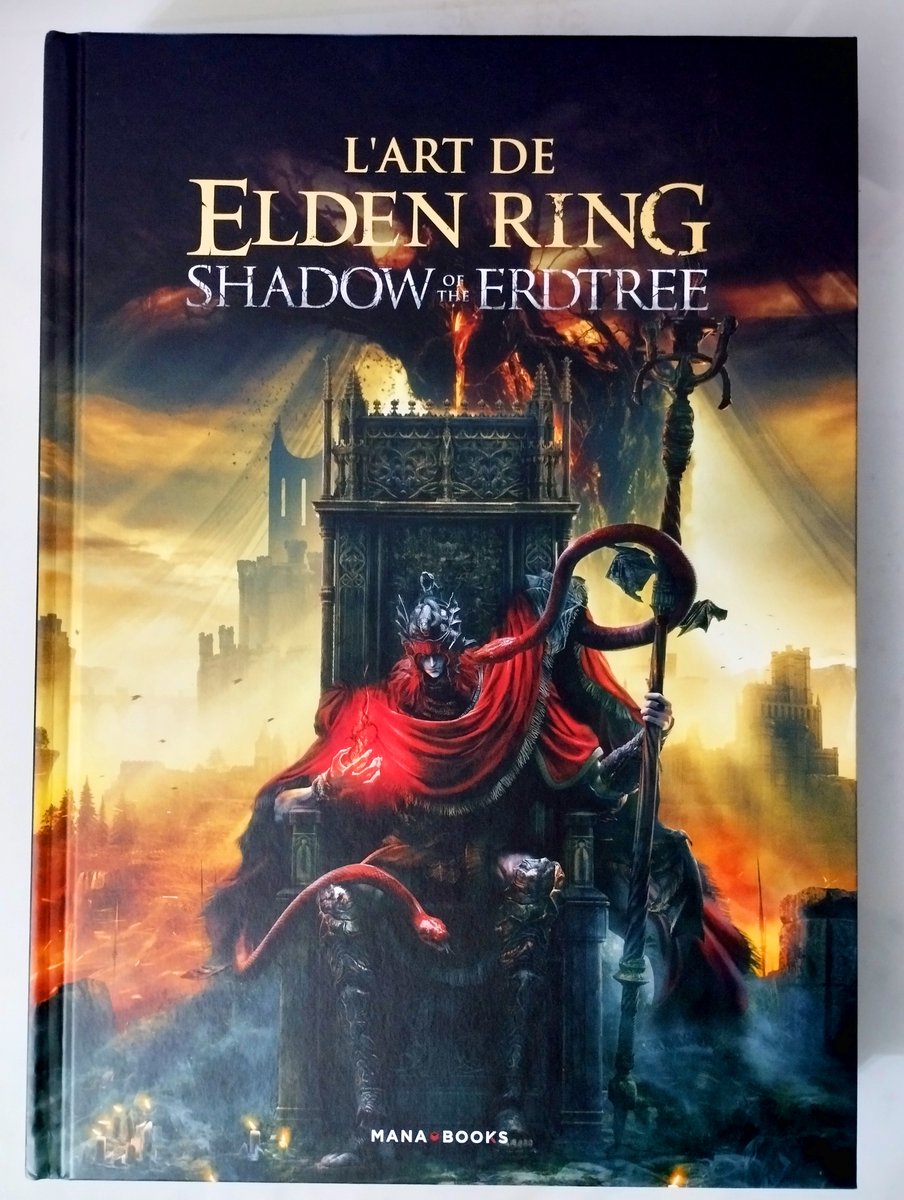 Merci <a href="/Mana_Books_/">Mana Books</a> pour l'artbook du DLC d'#ELDENRING ! 🙏
Il complète parfaitement celui du jeu de base et ceux de Dark Souls et Bloodborne qu'on a déjà à la maison !
320 pages d'illustrations très quali comme toujours👍