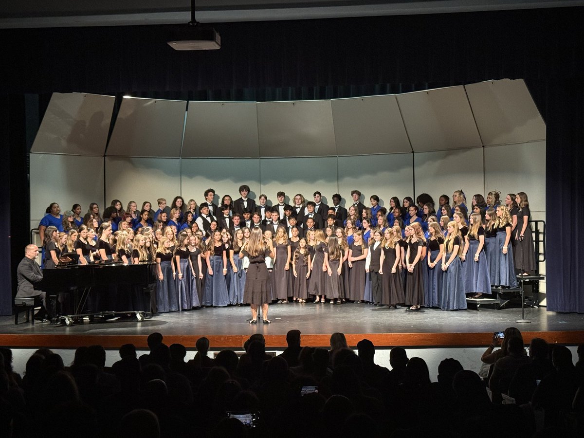 C_Forte4's tweet image. Our scholars are truly amazing! Tonight my middle school choir combined forces with the local high school for an amazing night of singing! Great job by Mrs. Rocks and our girls! #middleschool #martincounty @MCSDFlorida