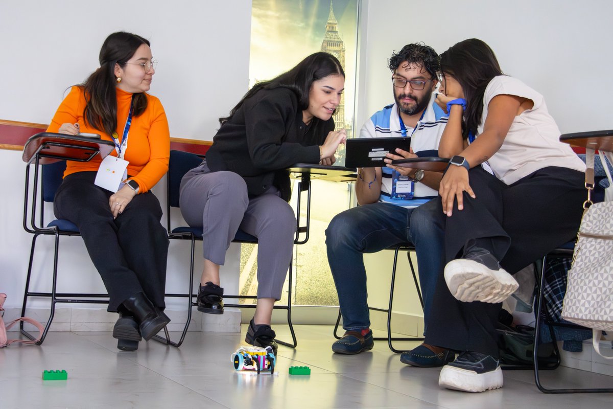 SoyRobotiX's tweet image. 💡 ¡Participamos en The Anglo Professional Educational Conference 2025!

Compartimos con docentes cómo nuestros programas STEM transforman la enseñanza de la ciencia y la tecnología. 🤖📚

¡Gracias por la invitación! 💫

#RobotiX #STEM #DocentesSTEM #EducaciónInnovadora