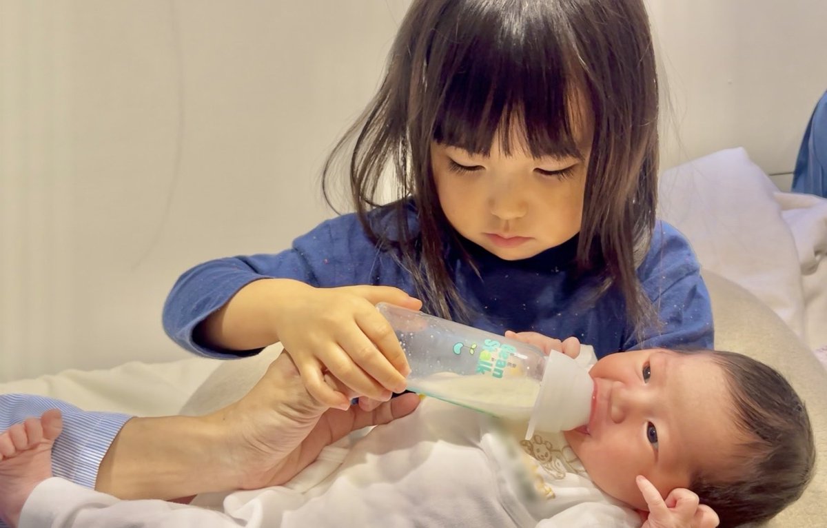 【ご報告】
この度ビスケッティ佐竹ファミリー
10月15日に第二子が無事産まれました🎌
女の子でございます👶
佐竹娘のお姉ちゃんもさっそく頑張ってくれており非常に心強いです🎌
#佐竹娘
#佐竹姉妹